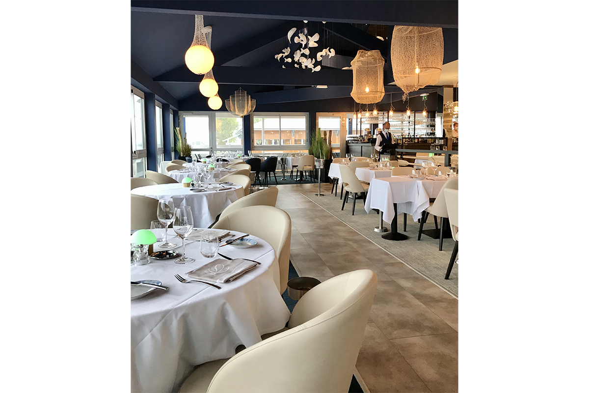 réalisation Maison Roches pour le restaurant Les Pêcheurs d'Etaples agencement et décoration création d'ambiance