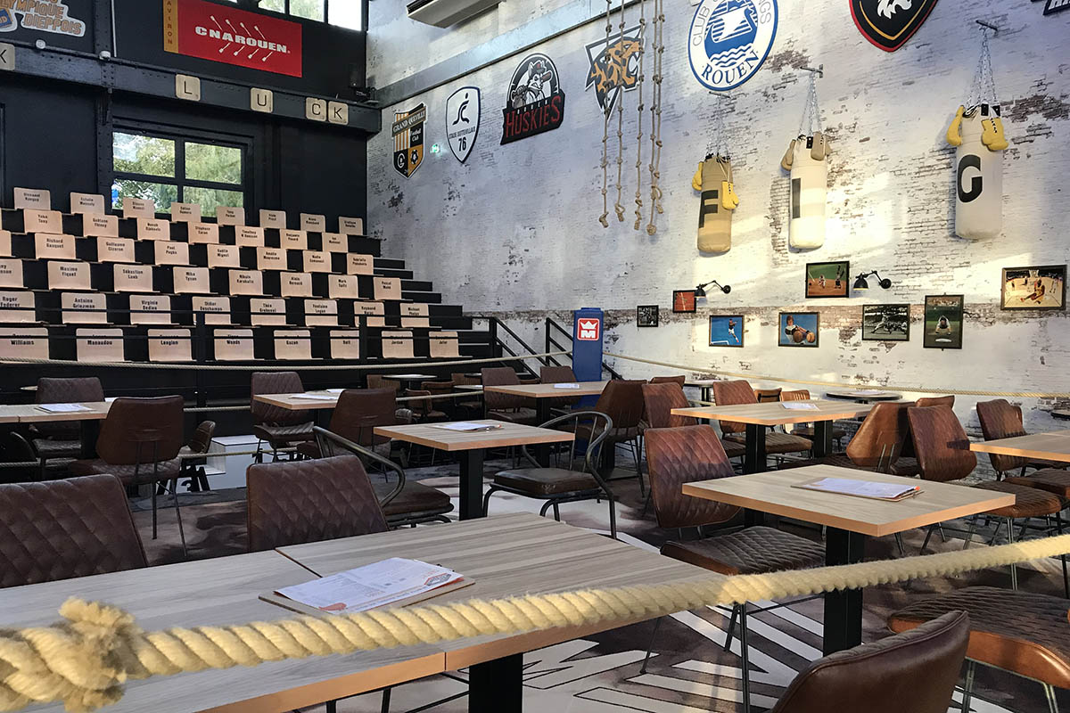 réalisation Maison Roches pour le bar sportif The Novick's Stadium